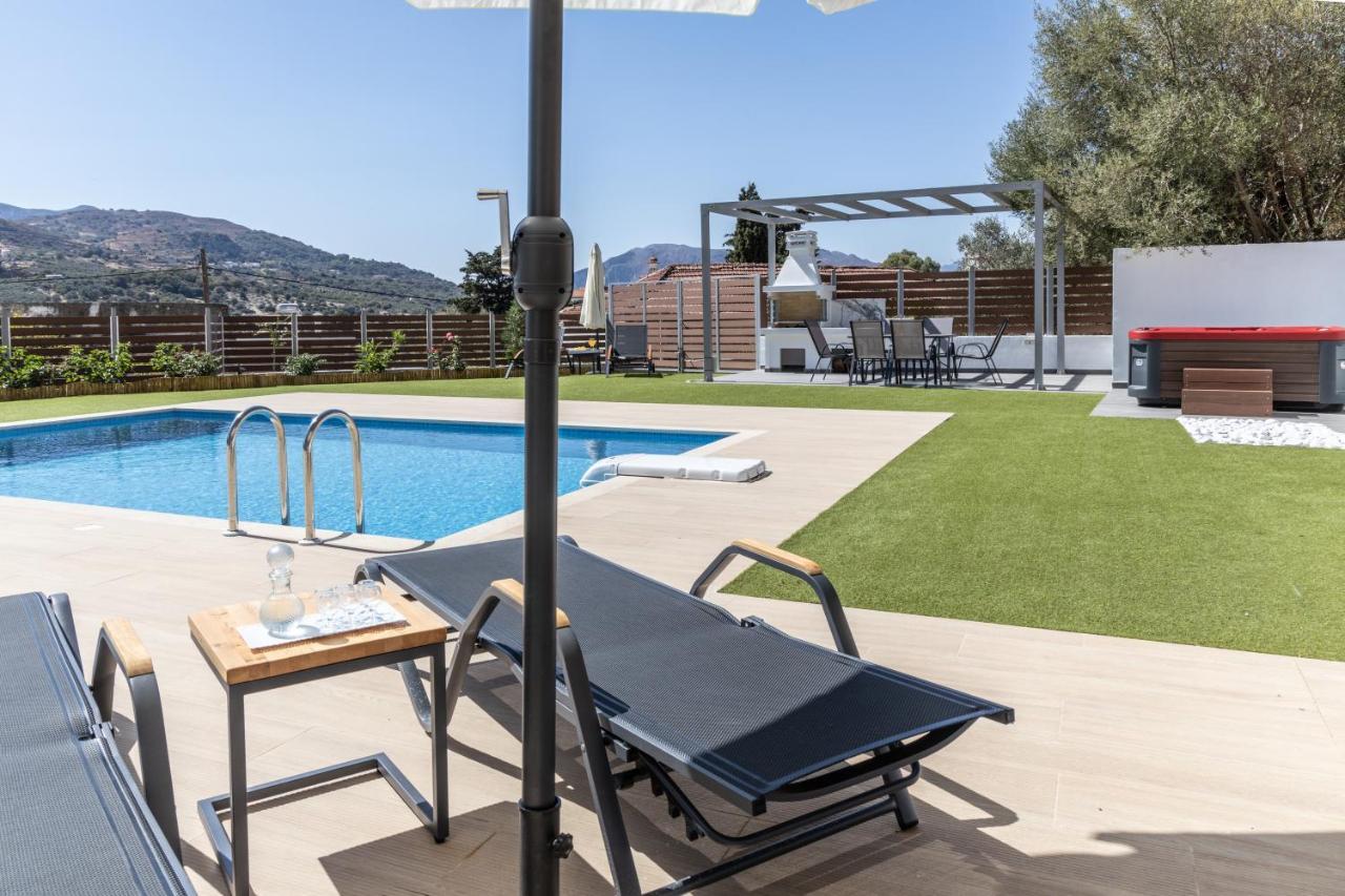 Villa Neonis Spílion Eksteriør bilde